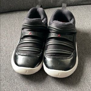 VGUC Nike Air Jordan Retro Little Flex